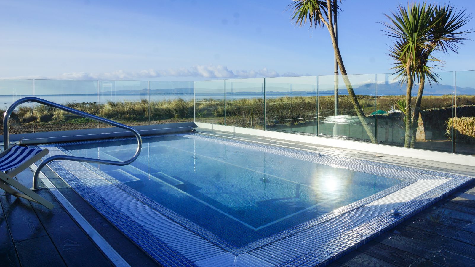 Si! Spa at The Waterside - Outdoor Hydro Pool